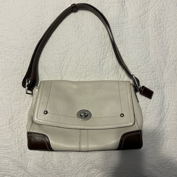 SOLD - Vintage Coach Hamilton - Picture 1 of 7